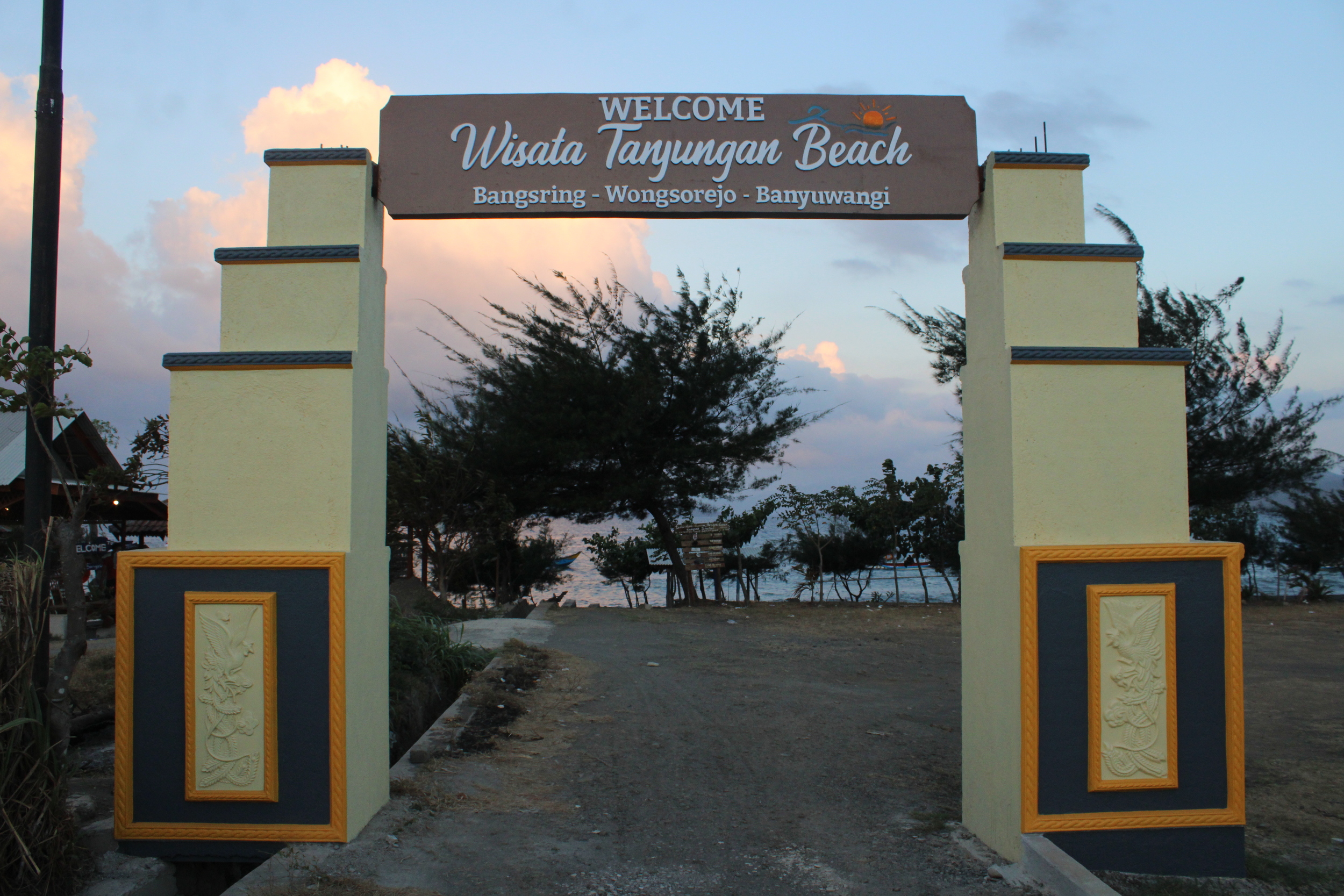 Pemandangan Selat Bali